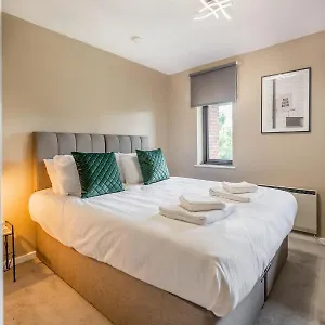 Waterlily - Beautiful 1-bed With Overlooking Balcony Nottingham